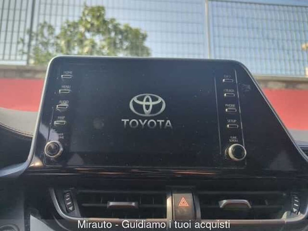 Toyota Toyota C-HR usata a Roma (11)
