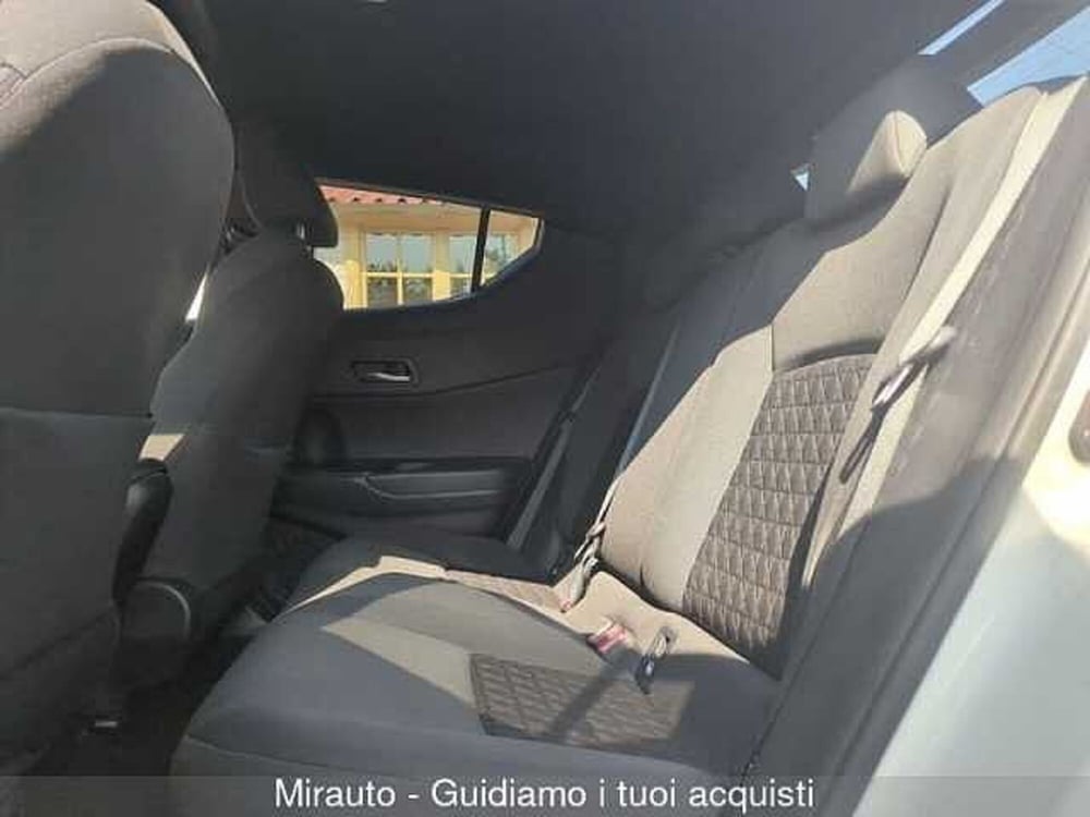 Toyota Toyota C-HR usata a Roma (12)