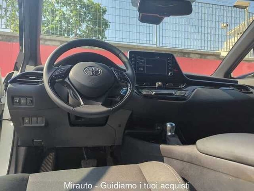 Toyota Toyota C-HR usata a Roma (13)
