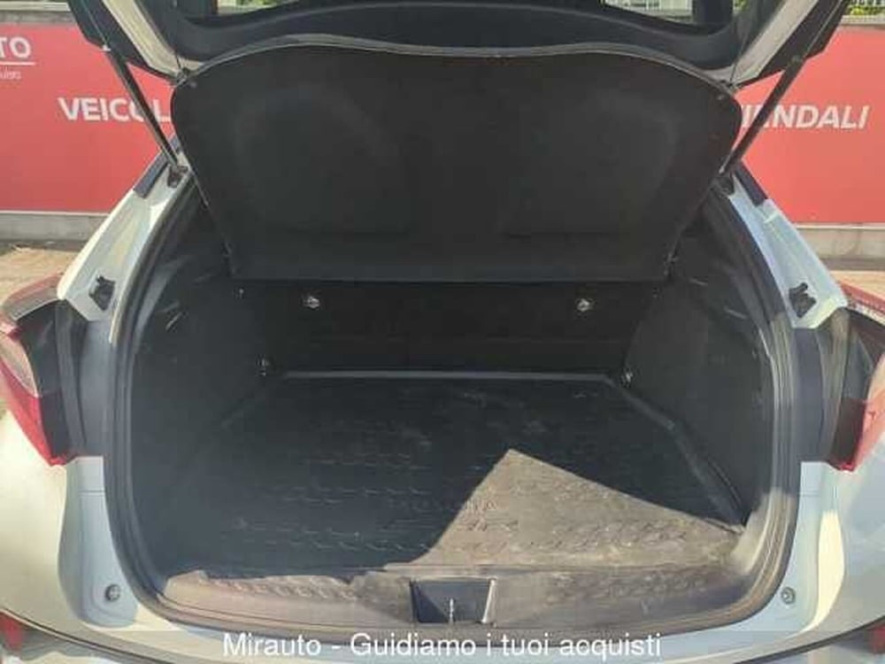 Toyota Toyota C-HR usata a Roma (9)