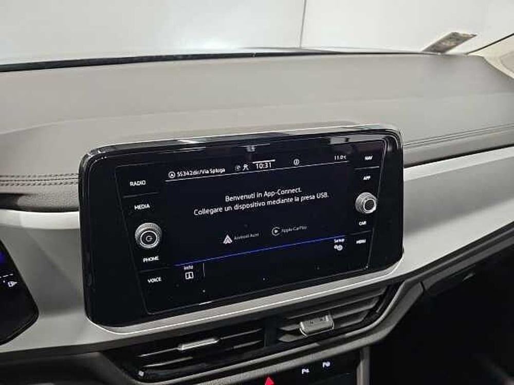 Volkswagen T-Roc usata a Lecco (13)