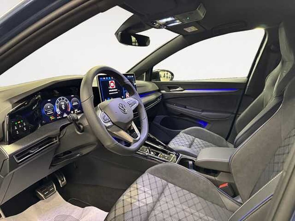 Volkswagen Golf Variant nuova a Lecco (10)