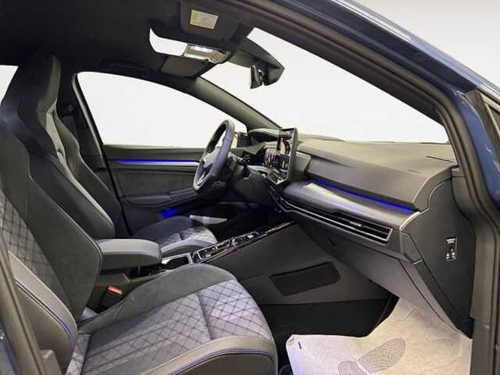 Volkswagen Golf Variant nuova a Lecco (11)