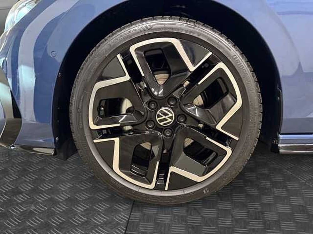 Volkswagen Golf Variant nuova a Lecco (13)