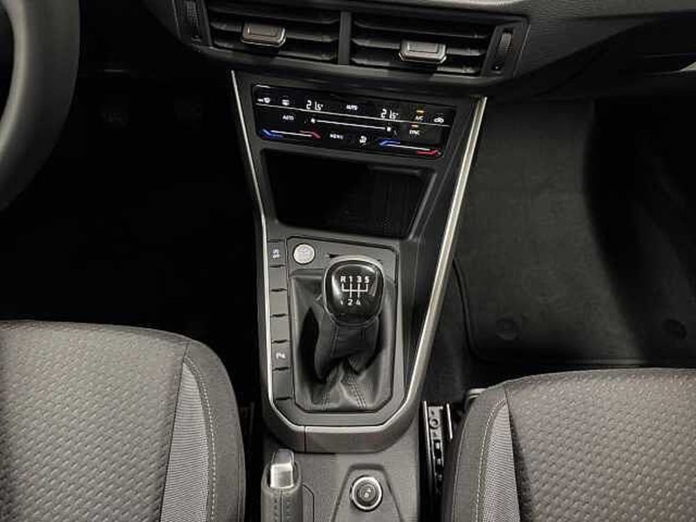 Volkswagen Taigo nuova a Lecco (11)