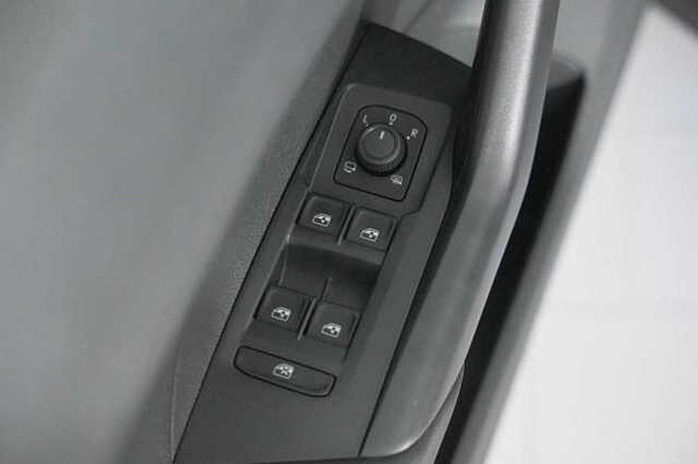 Volkswagen T-Cross usata a Como (13)