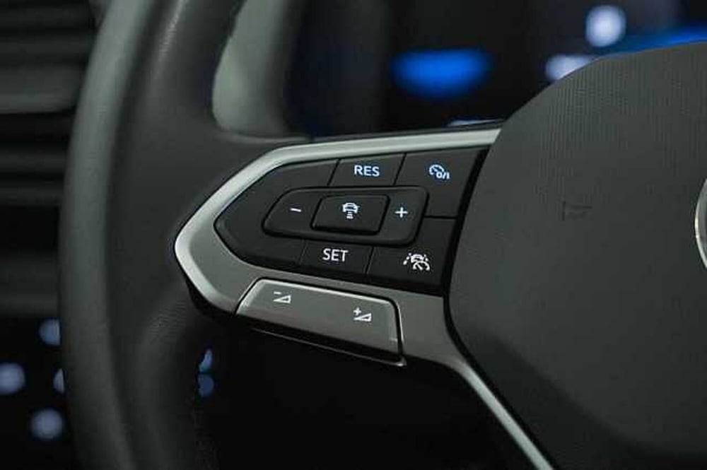 Volkswagen T-Cross usata a Como (18)