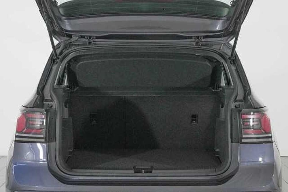 Volkswagen T-Cross usata a Como (8)