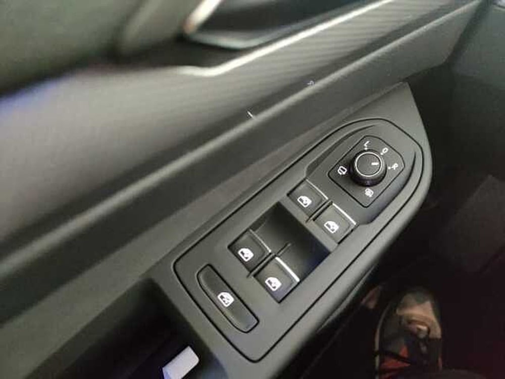 Volkswagen Golf nuova a Como (8)