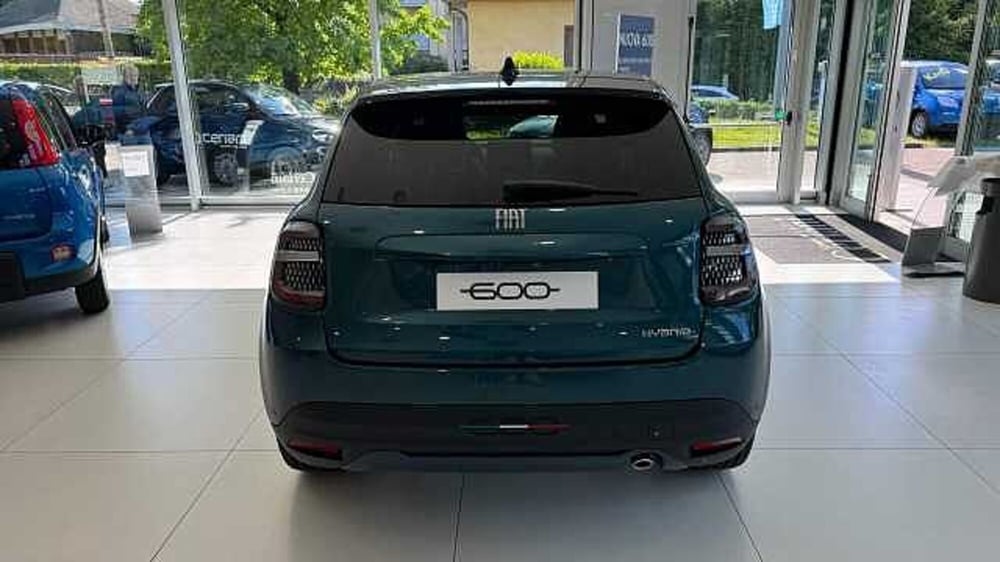 Fiat 600 nuova a Milano (4)