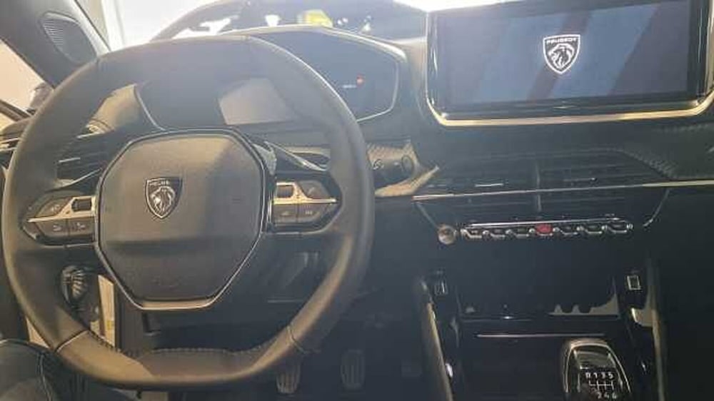 Peugeot 2008 usata a Milano (7)