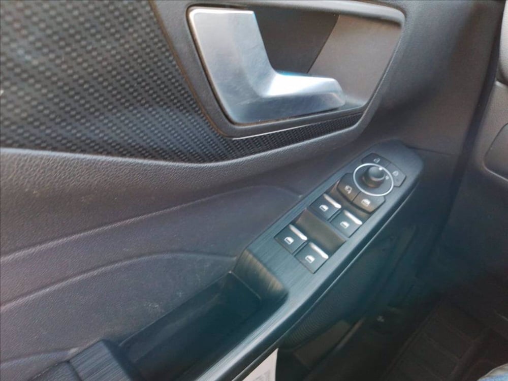 Ford Kuga usata a Milano (11)