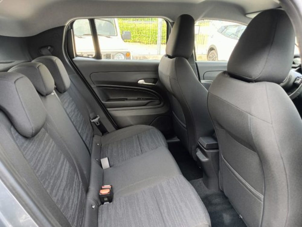 Jeep Avenger nuova a Brescia (17)
