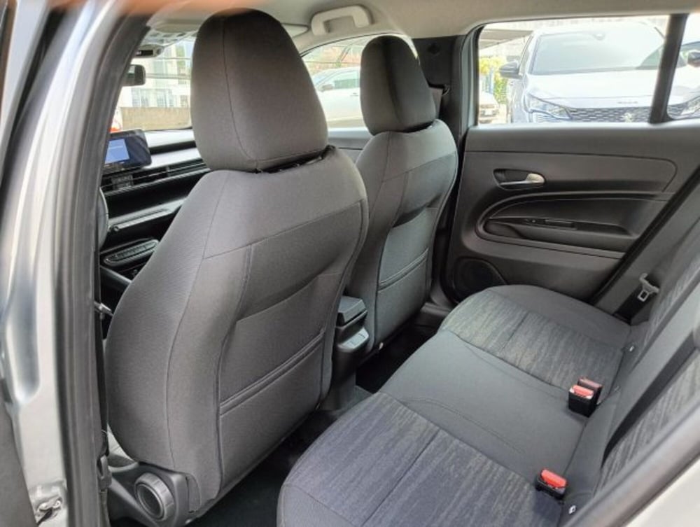 Jeep Avenger nuova a Brescia (18)