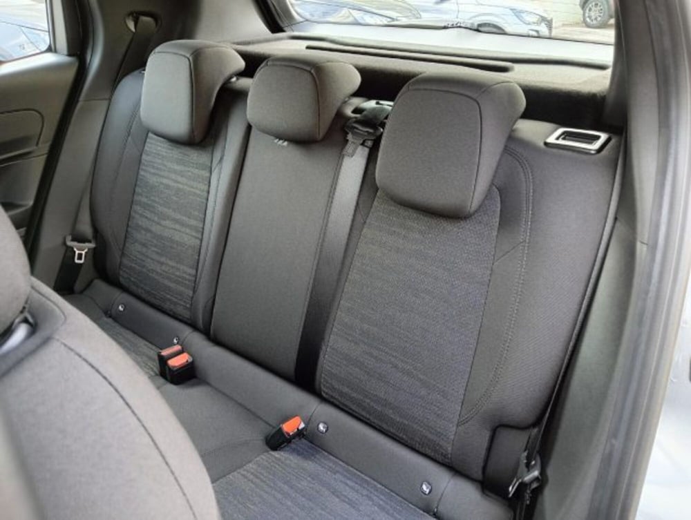 Jeep Avenger nuova a Brescia (9)