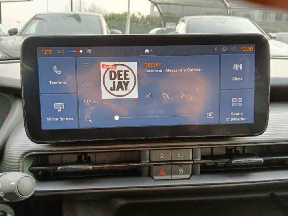 Jeep Avenger nuova a Brescia (12)