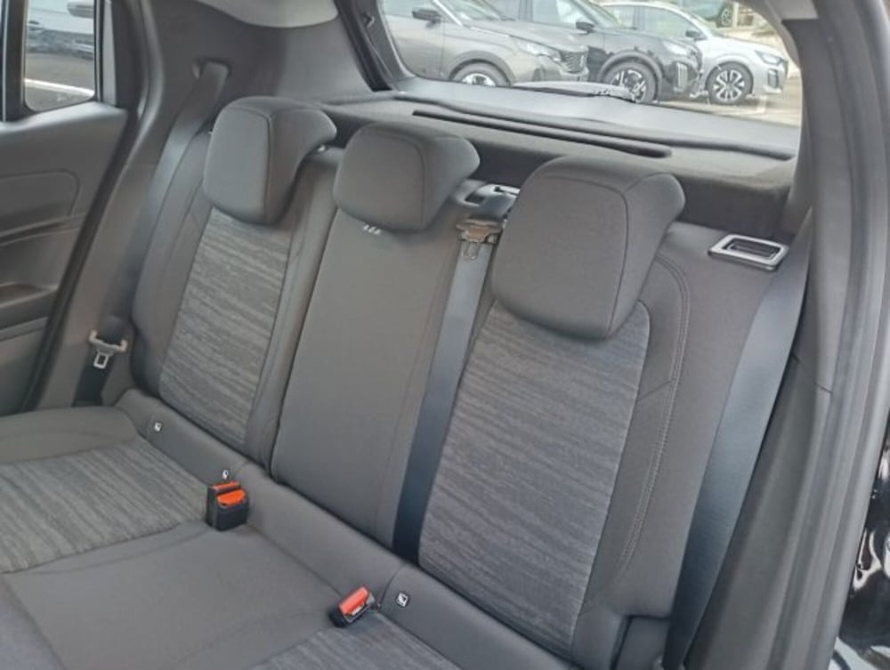 Jeep Avenger nuova a Brescia (8)