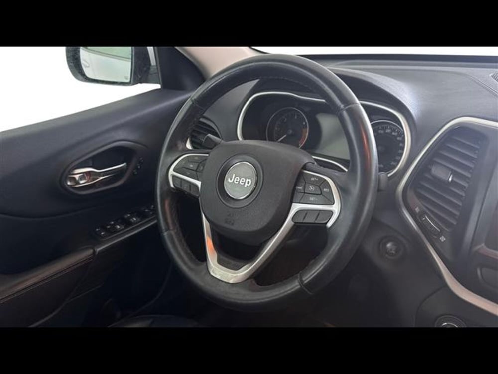 Jeep Cherokee usata a Viterbo (12)