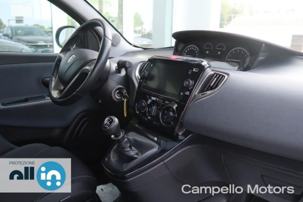 Lancia Ypsilon usata a Venezia (11)