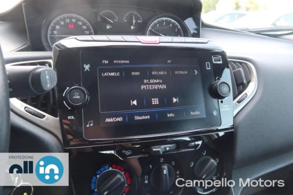 Lancia Ypsilon usata a Venezia (9)