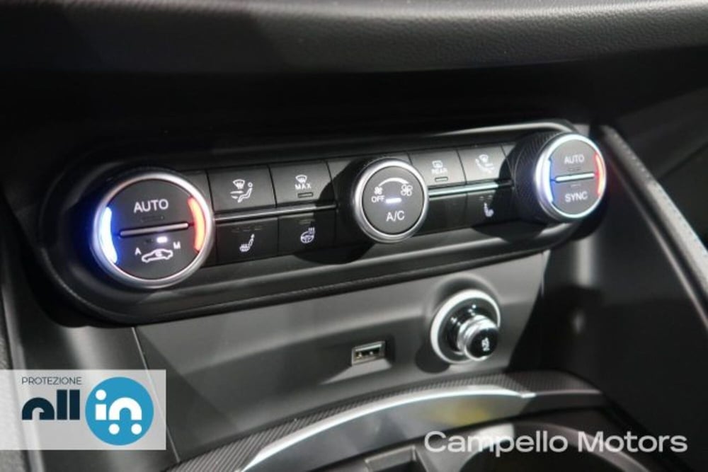 Alfa Romeo Stelvio nuova a Venezia (12)