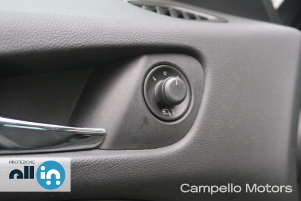 Opel Zafira Tourer usata a Venezia (16)