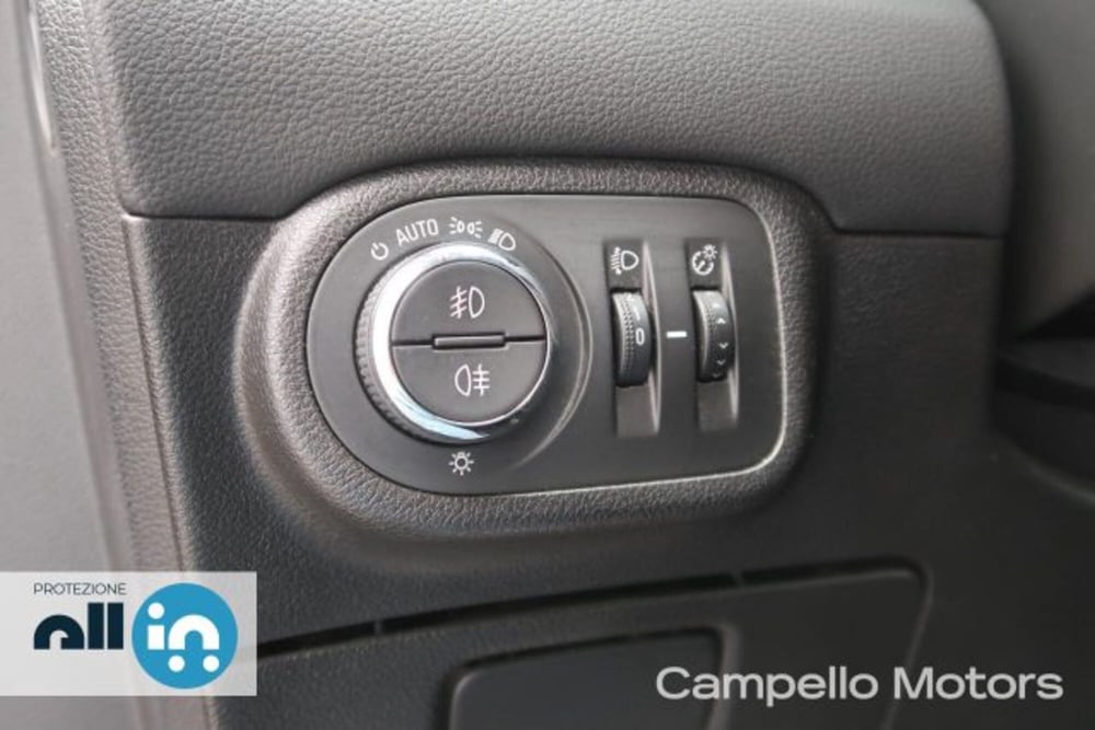 Opel Zafira Tourer usata a Venezia (17)