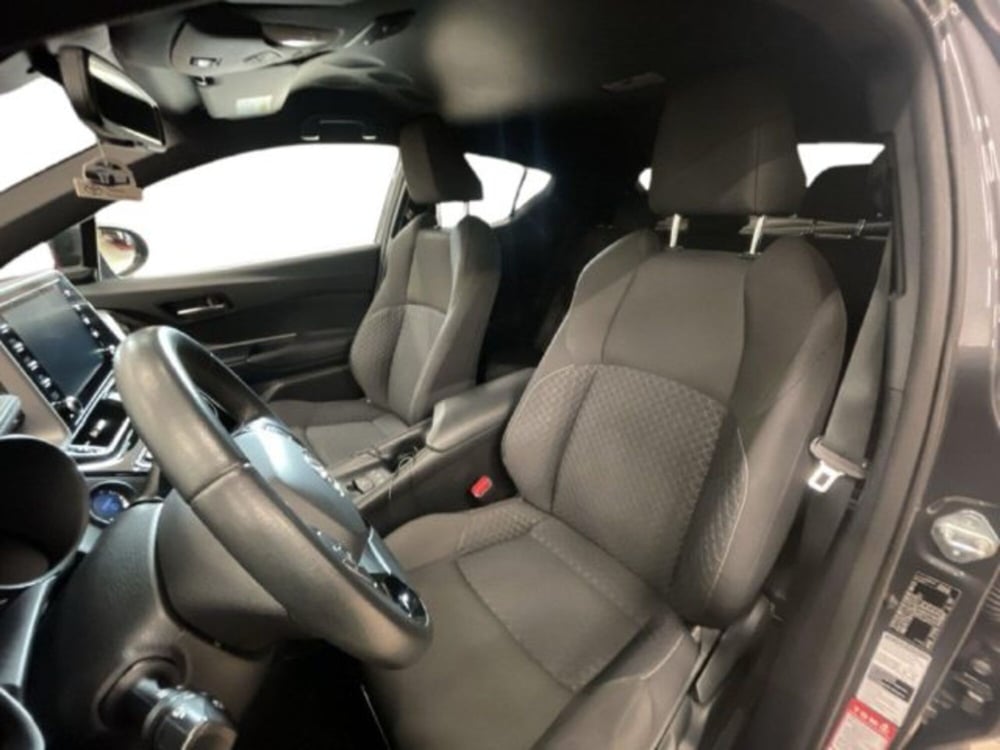 Toyota Toyota C-HR usata a Vercelli (12)