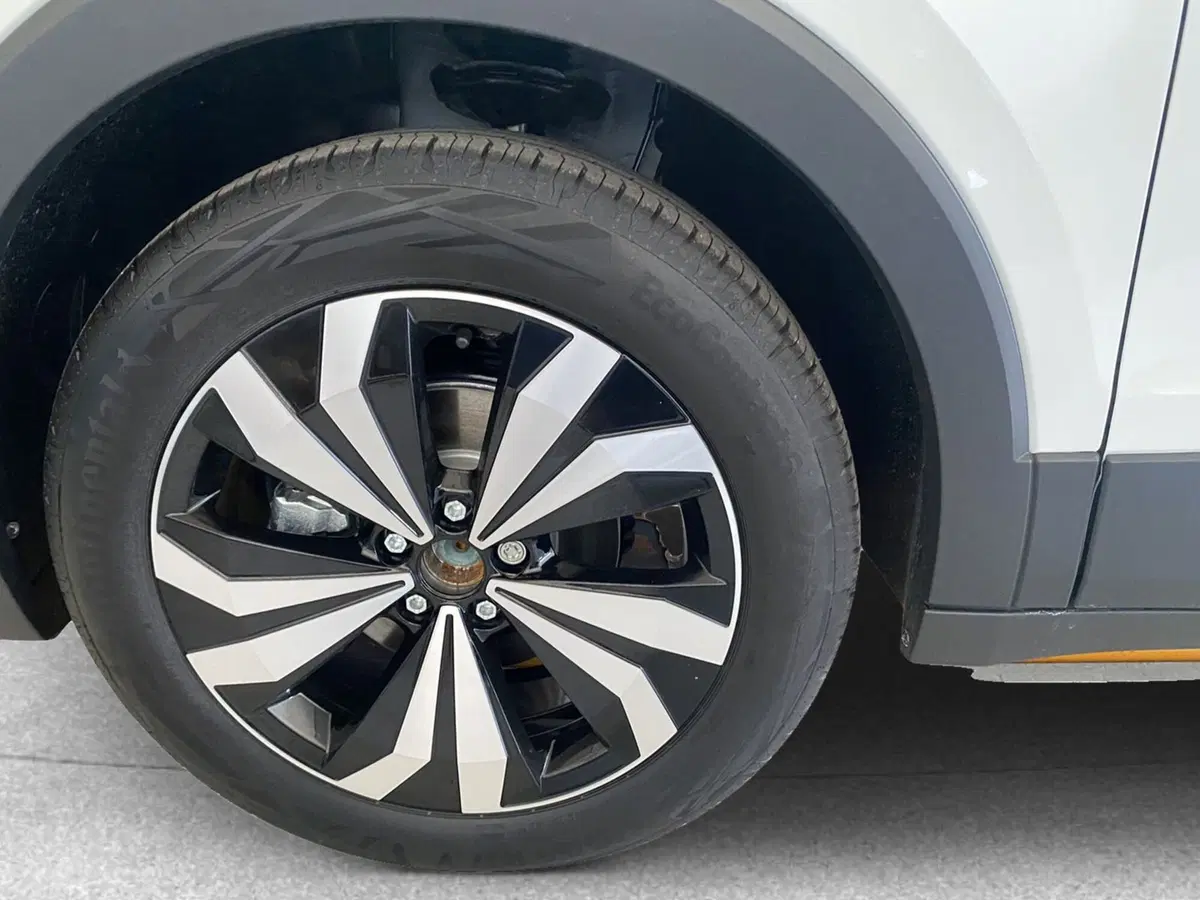 Volkswagen T-Cross nuova a Frosinone (13)