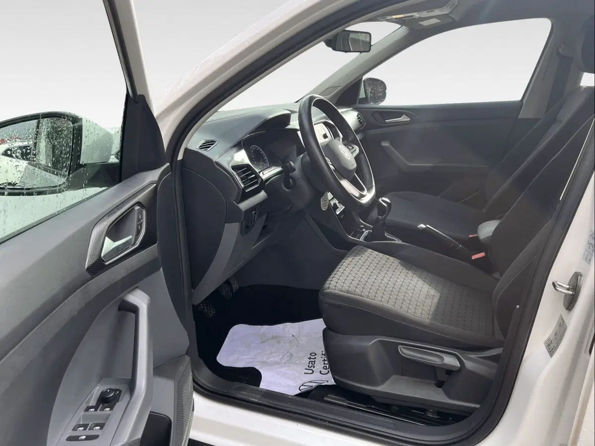 Volkswagen T-Cross usata a Frosinone (12)
