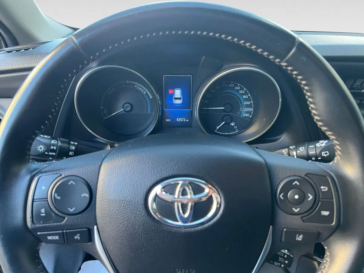 Toyota Auris Station Wagon usata a Frosinone (14)