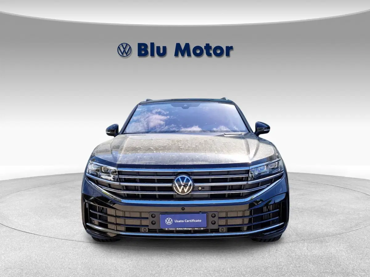 Volkswagen Touareg nuova a Frosinone (2)