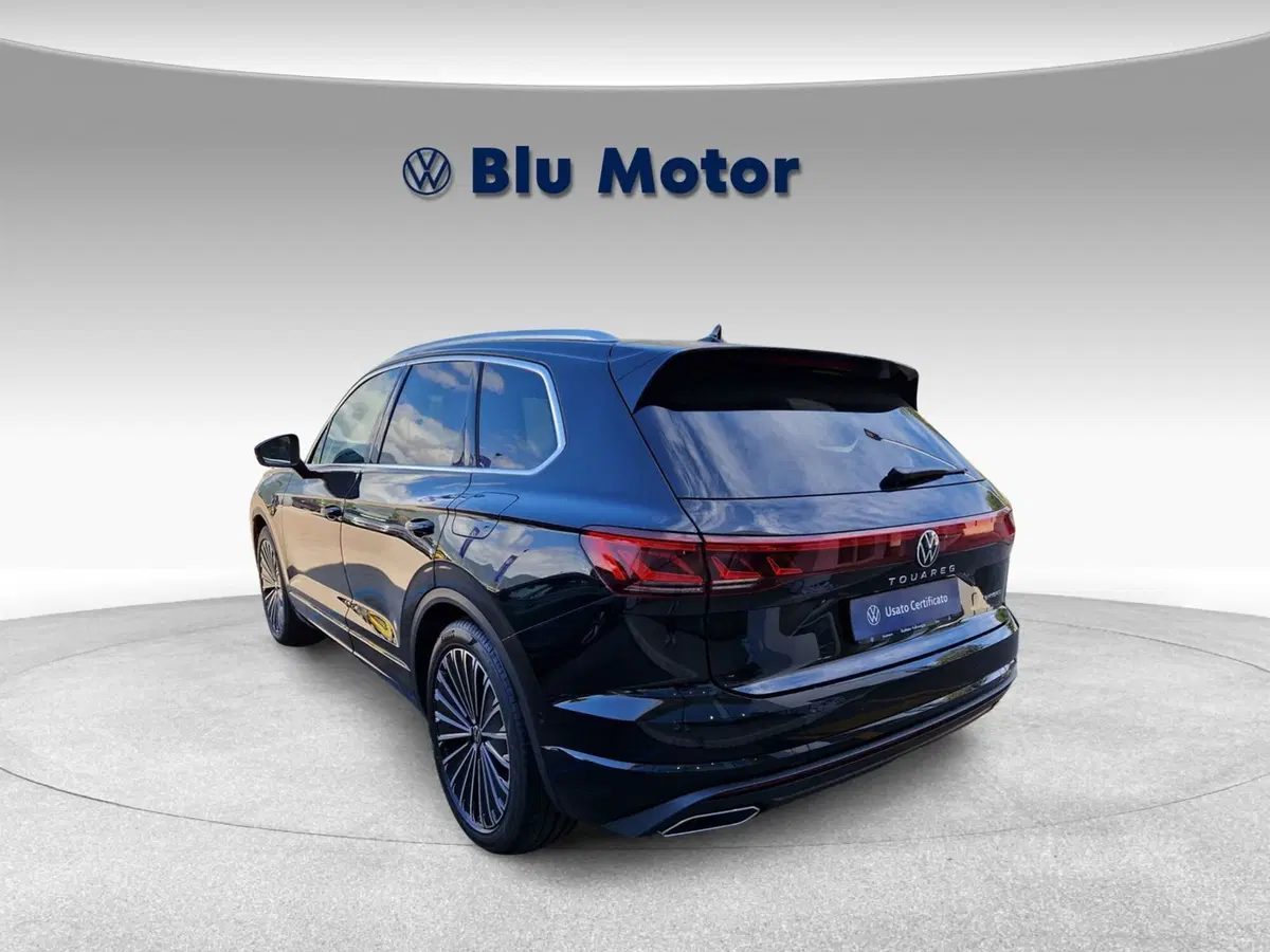 Volkswagen Touareg nuova a Frosinone (5)