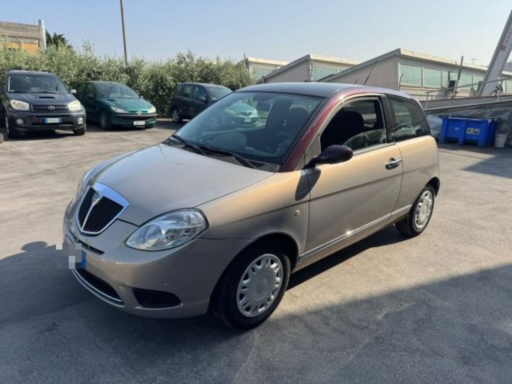 Lancia Ypsilon usata a Macerata