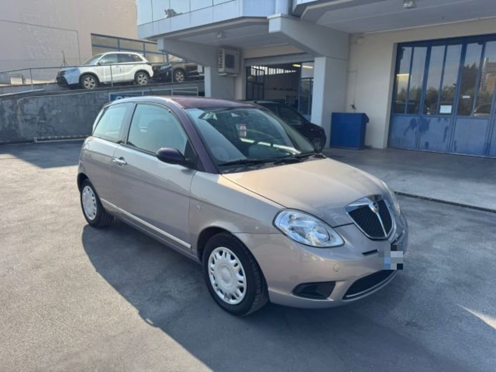 Lancia Ypsilon usata a Macerata (3)