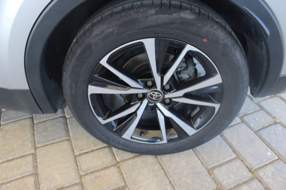 Toyota Toyota C-HR usata a Roma (11)