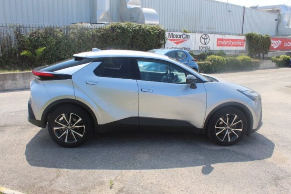 Toyota Toyota C-HR usata a Roma (14)