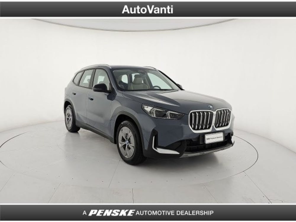 BMW iX1 nuova a Bologna (6)