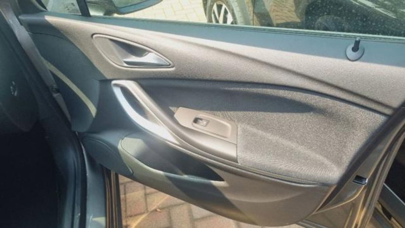 Opel Astra usata a Savona (11)