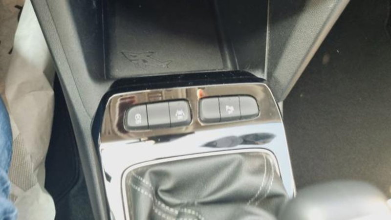 Opel Mokka usata a Savona (9)