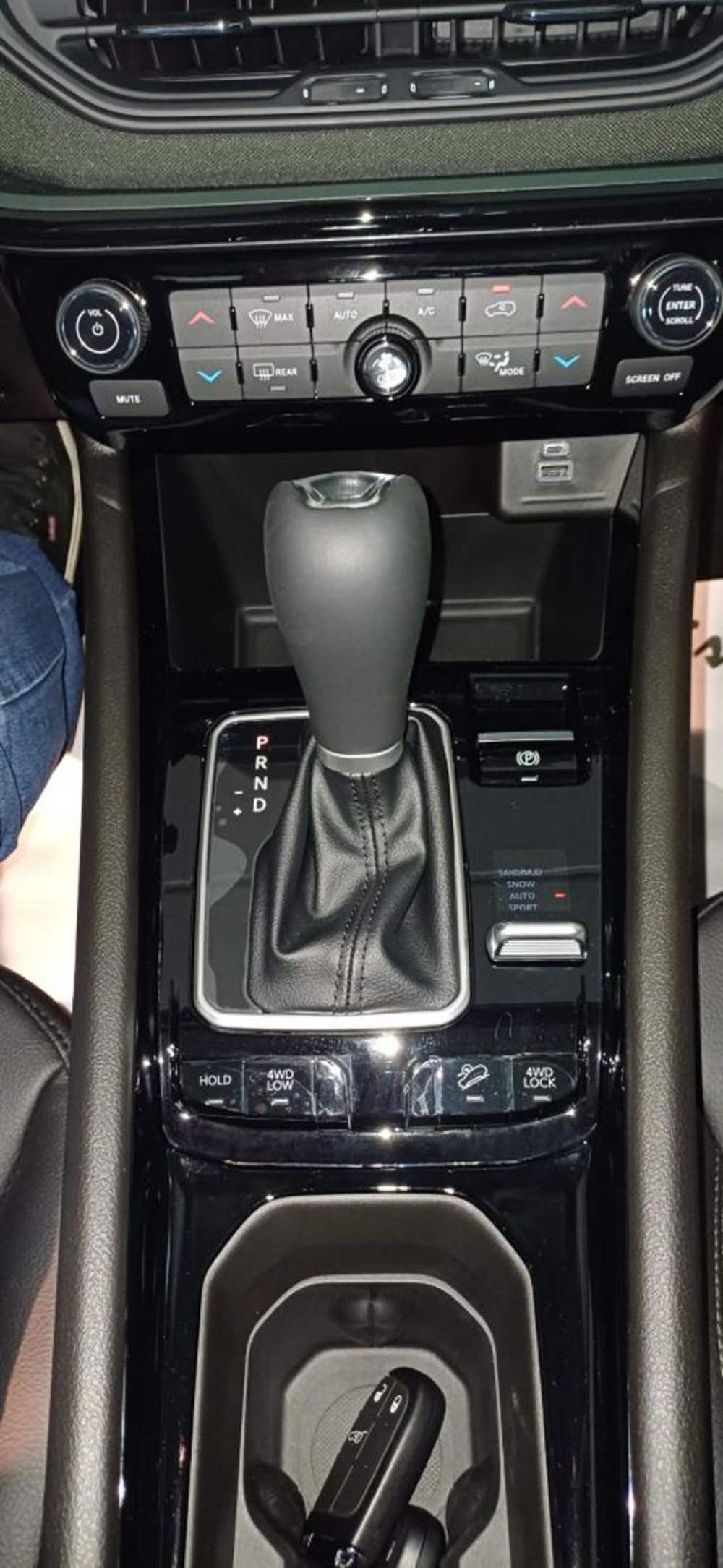 Jeep Compass nuova a Padova (13)