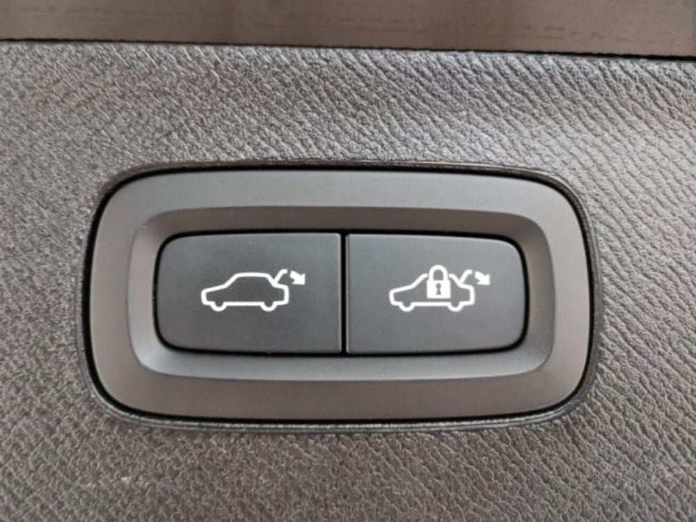 Volvo XC90 usata a Modena (18)