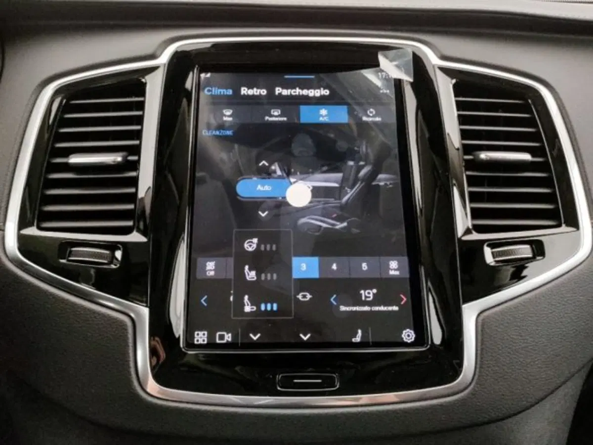 Volvo XC90 nuova a Modena (12)