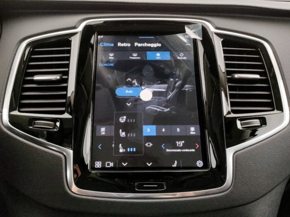 Volvo XC90 nuova a Modena (12)