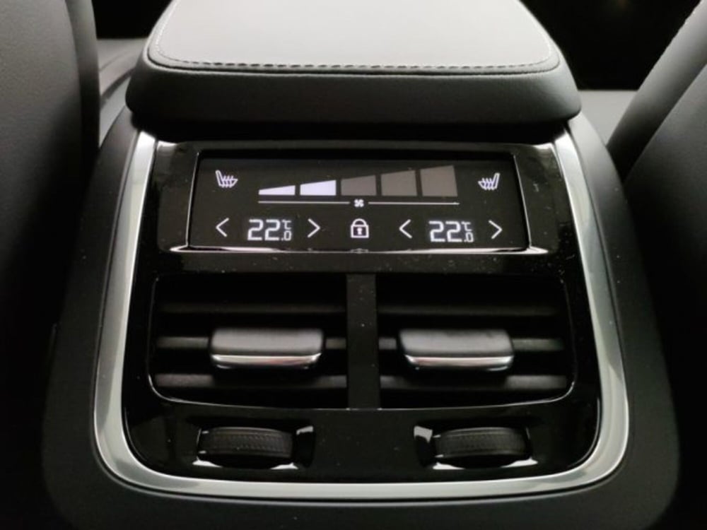 Volvo XC90 nuova a Modena (16)