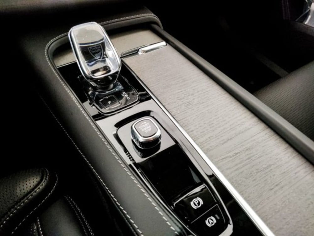 Volvo XC90 nuova a Modena (18)