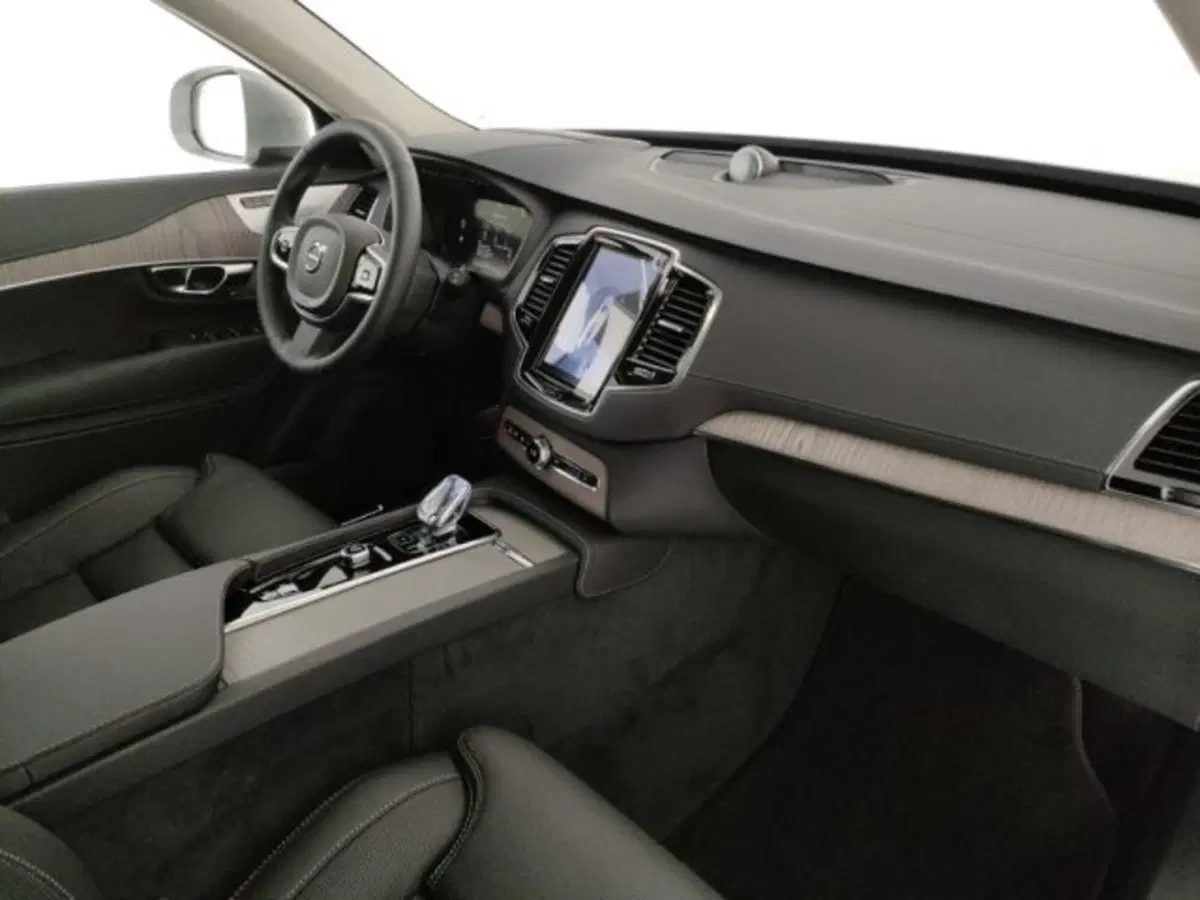 Volvo XC90 nuova a Modena (9)
