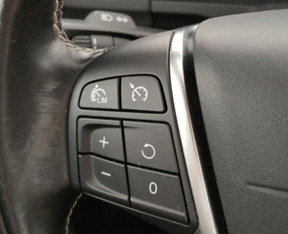 Volvo V60 usata a Modena (15)
