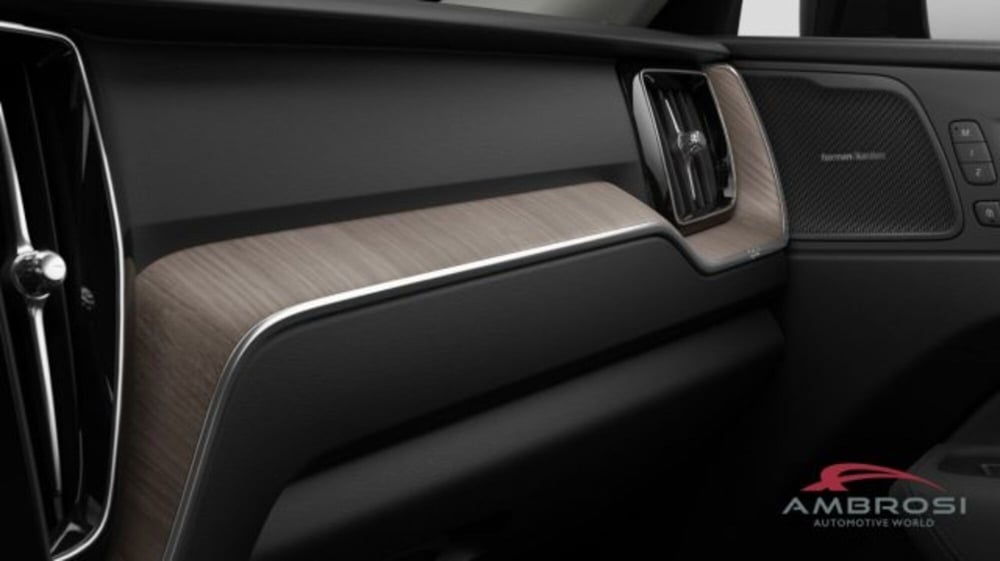 Volvo XC60 nuova a Perugia (10)