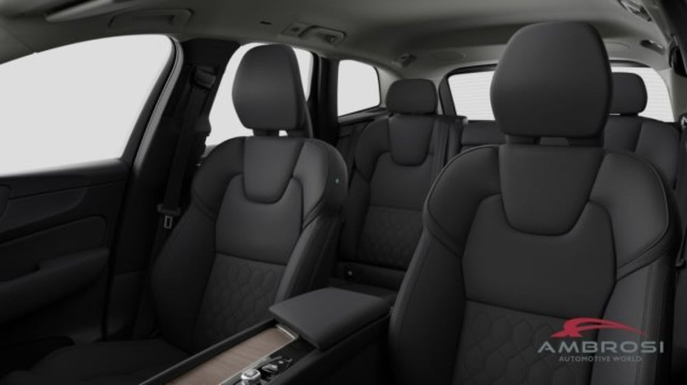 Volvo XC60 nuova a Perugia (11)